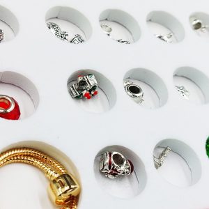 Kalendarz adwentowy z biżuterią 03