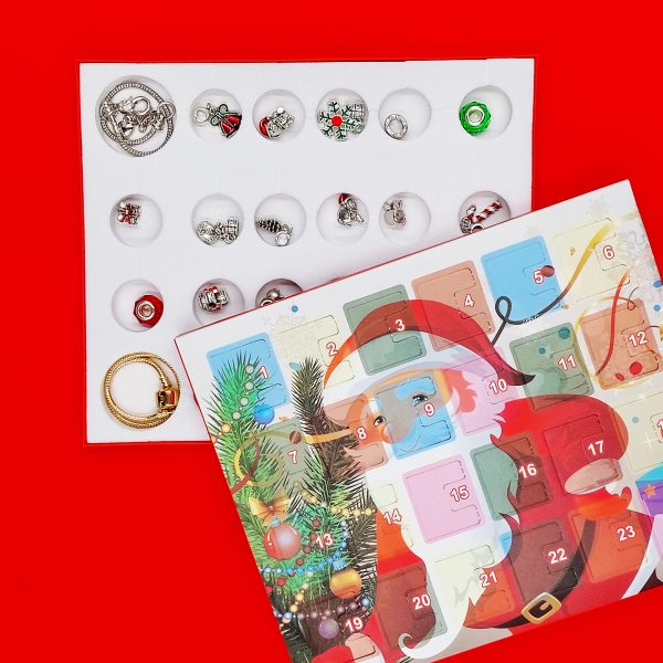 Kalendarz adwentowy z biżuterią slider